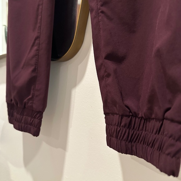 Aritzia TNA Speed Joggers Womens High Rise Burgandy Drawstring - Picture 3 of 4